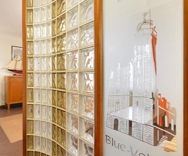 North Blue-velvet, Parking Lägenhet *